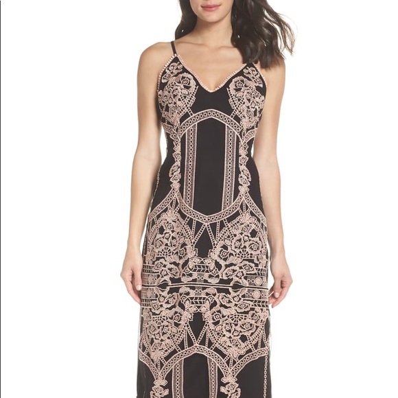 foxiedox Dresses & Skirts - Foxiedox Embroidered V-Neck Tea Length Dress, Sz L